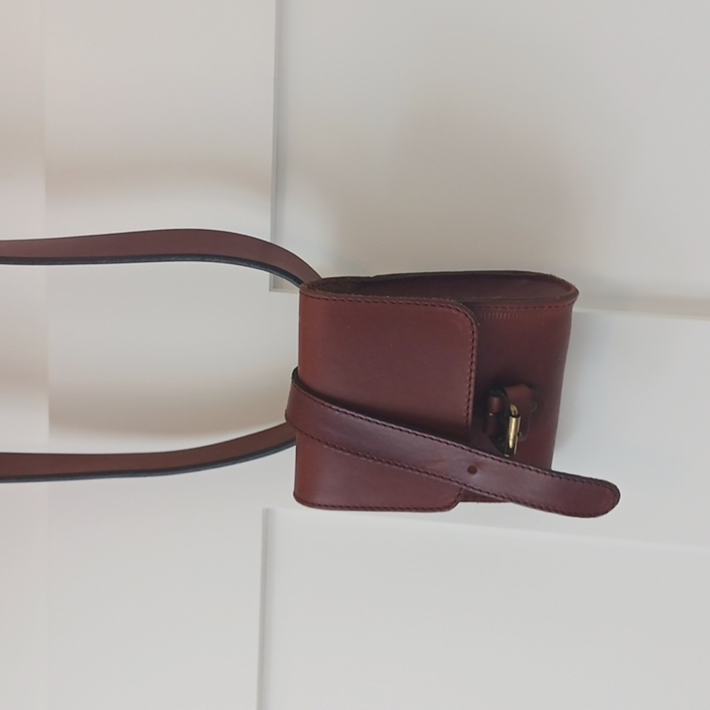 Banana Republic leather belt bag 34"